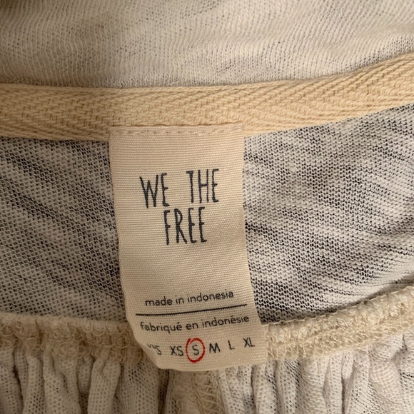 We the Free Balloon Sleeve V-Neck Top - Picture 8 of 13